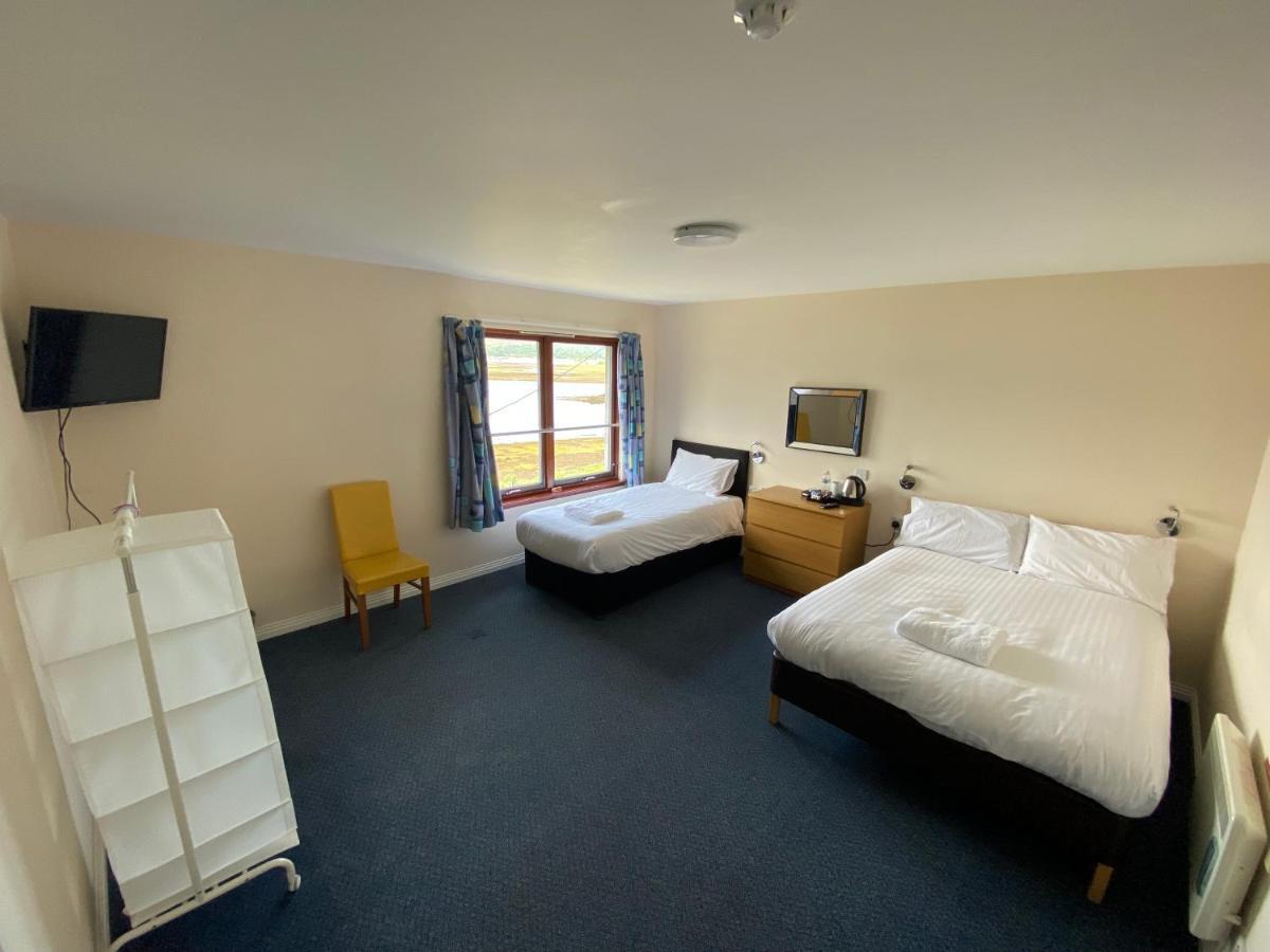 Waterfront Lodge - Accommodation Only Fort William Bagian luar foto