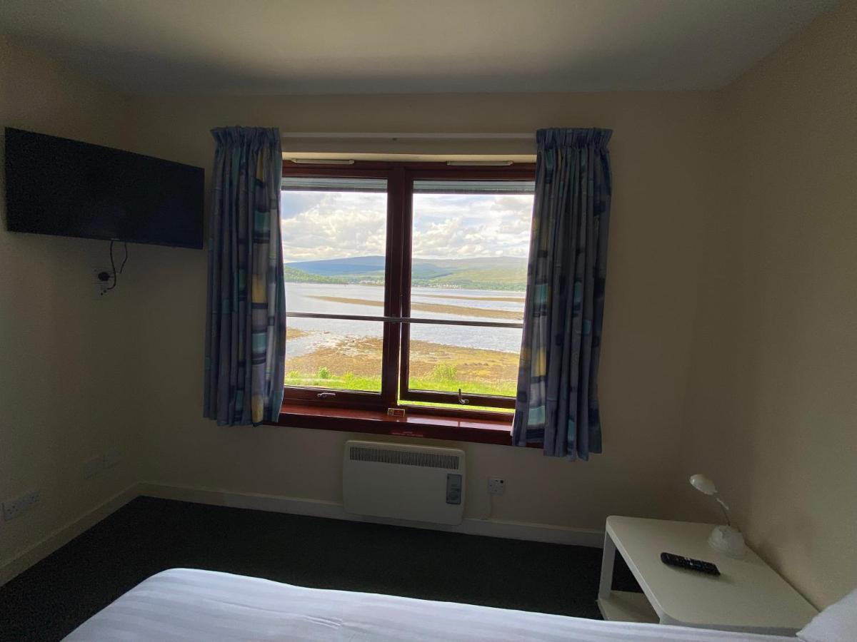 Waterfront Lodge - Accommodation Only Fort William Bagian luar foto